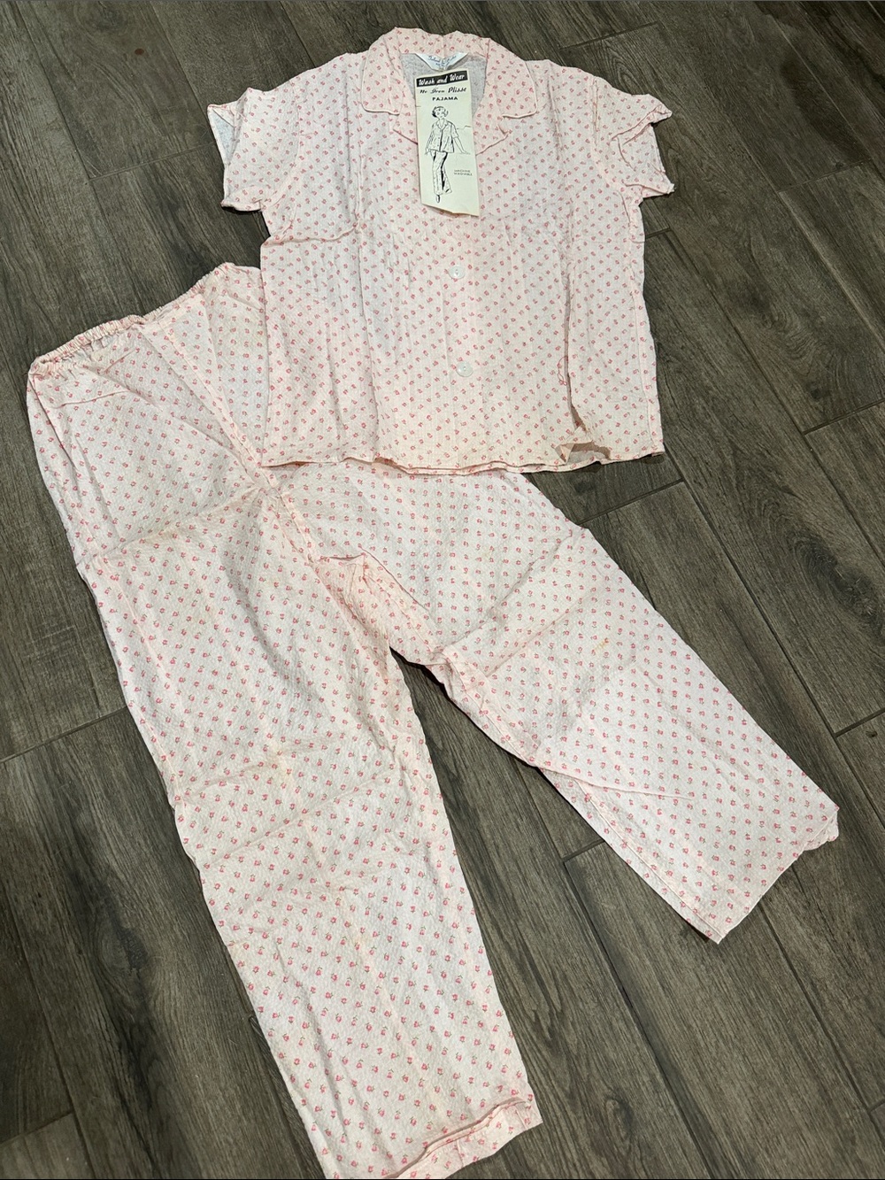 Vintage 1960 "New Old Stock" (NOS) Plisse Cotton Pajama Set